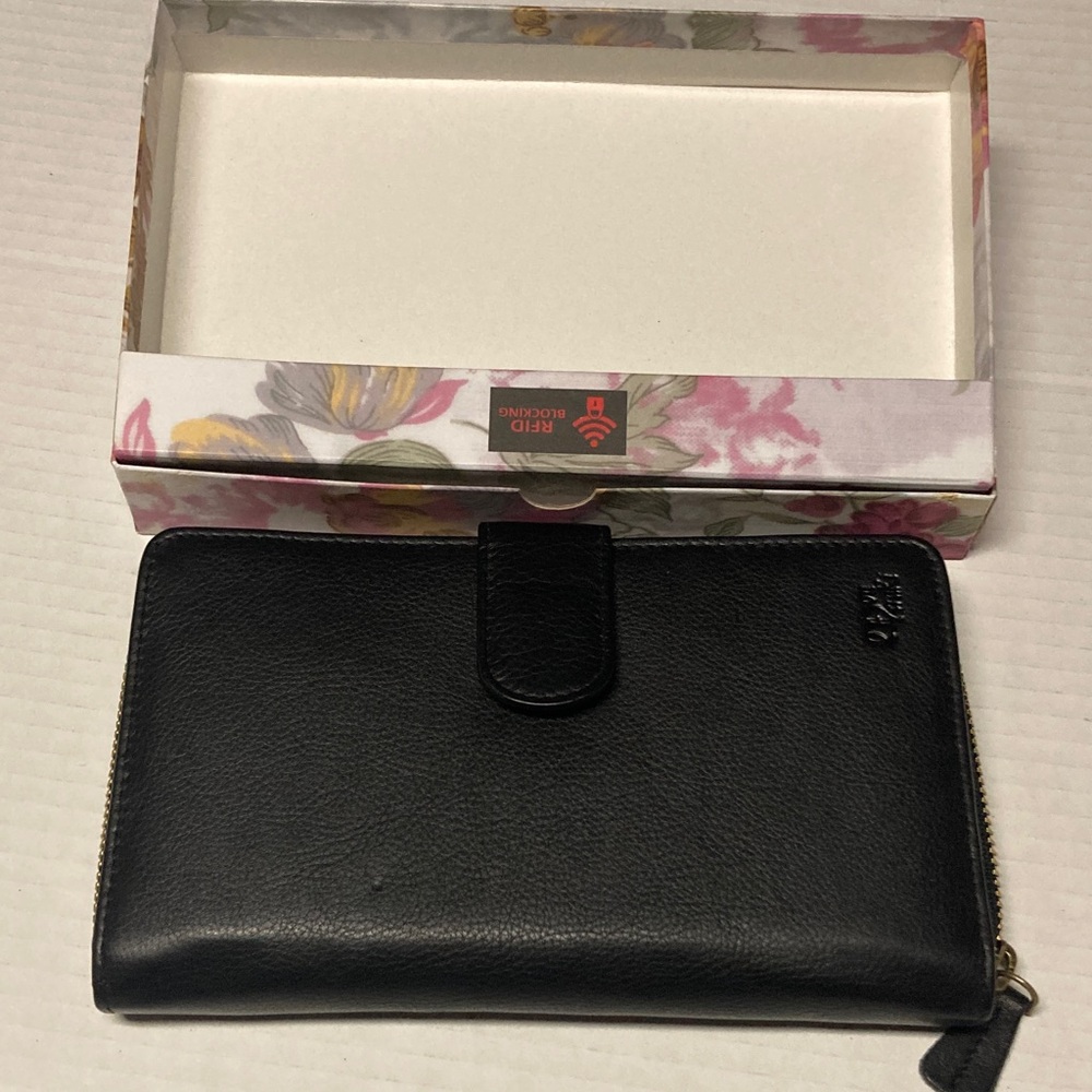 Mou Meraki Chic Black Leather Wallet With Check  Holder